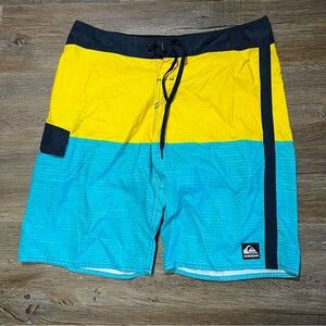 Y2K Quiksilver Mens Swim Shorts